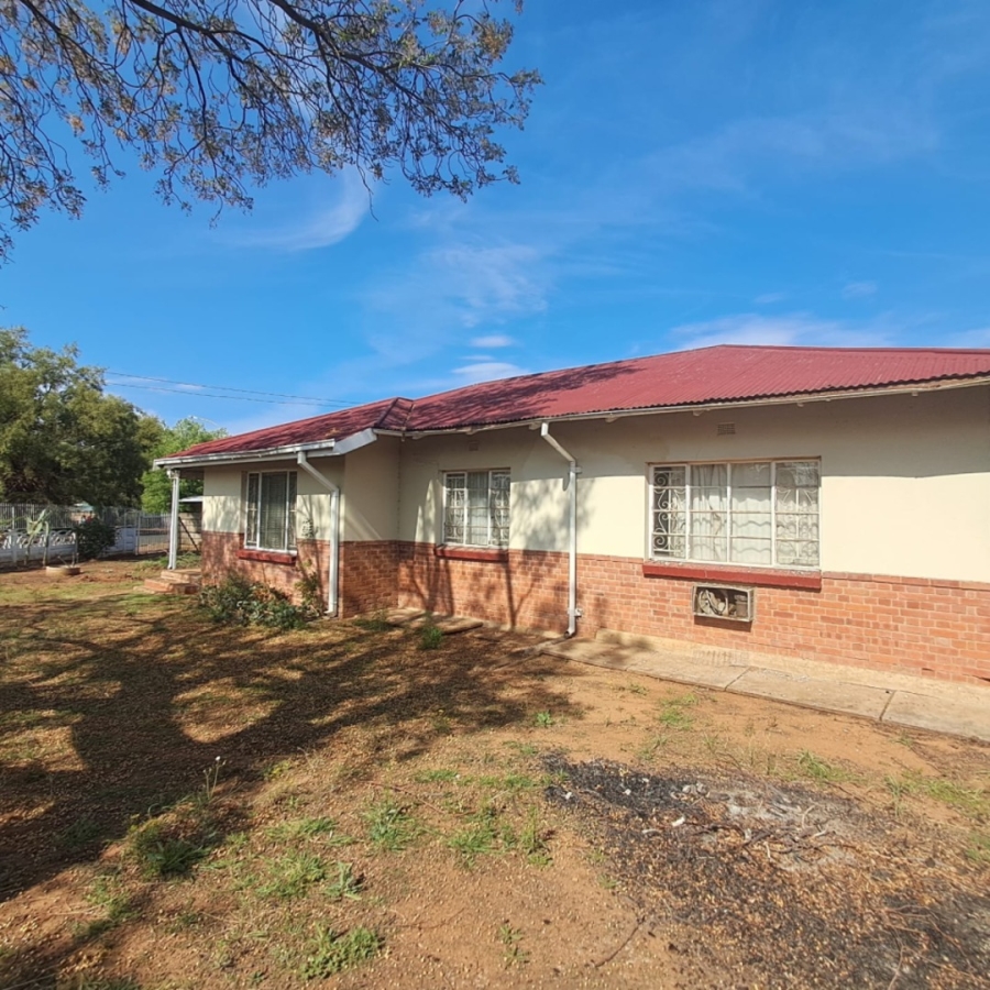To Let 3 Bedroom Property for Rent in Wilgehof Free State